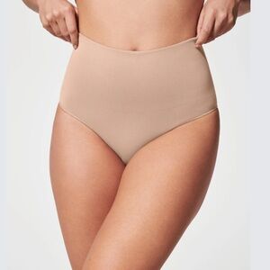 Spanx Everyday Seamless Shaping Brief Size Small NWT